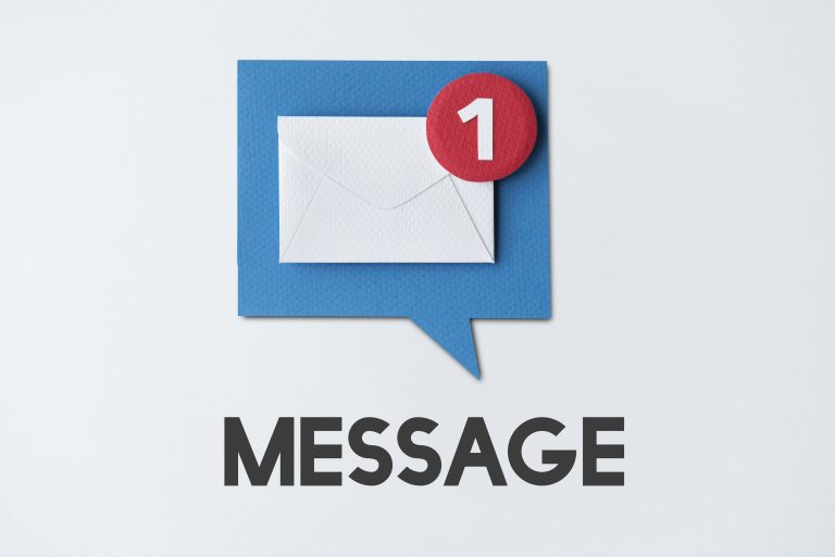 Message envelope with a notification